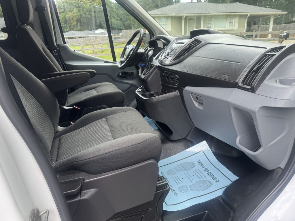 Photo 13 of this FORD TRANSIT