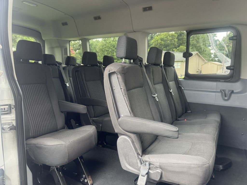 Photo 14 of this FORD TRANSIT