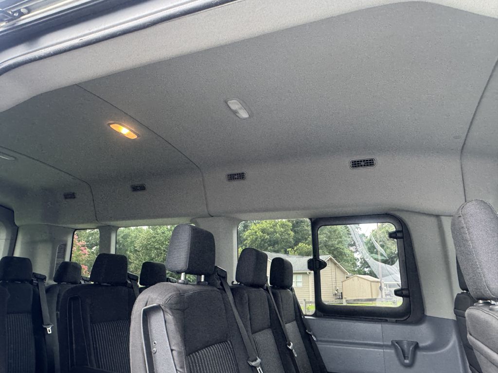Photo 17 of this FORD TRANSIT