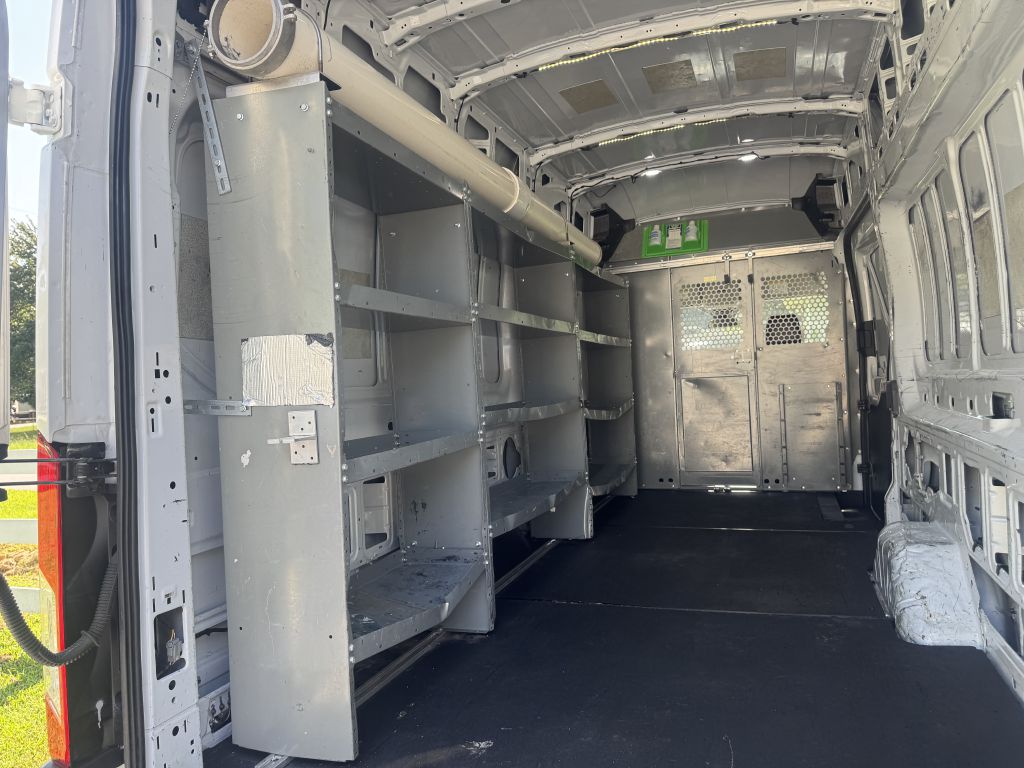 Photo 13 of this FORD TRANSIT