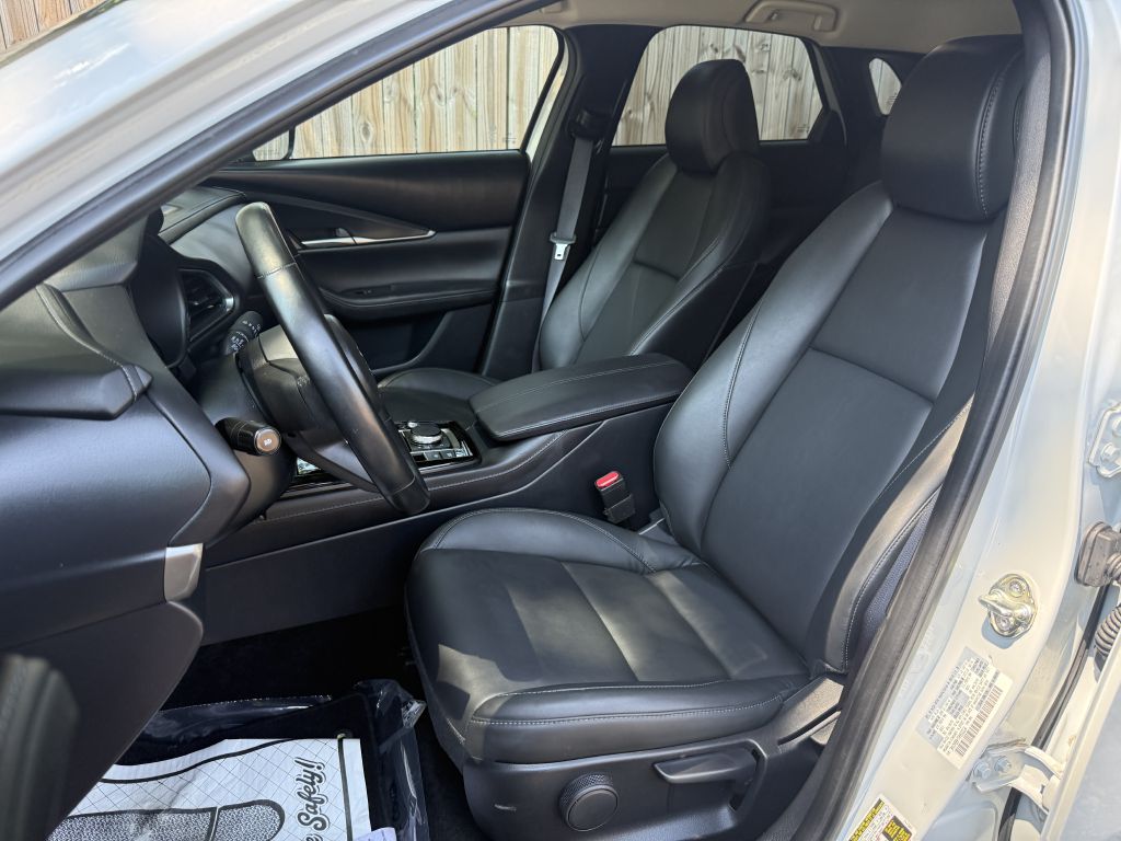 Photo 6 of this MAZDA CX-30