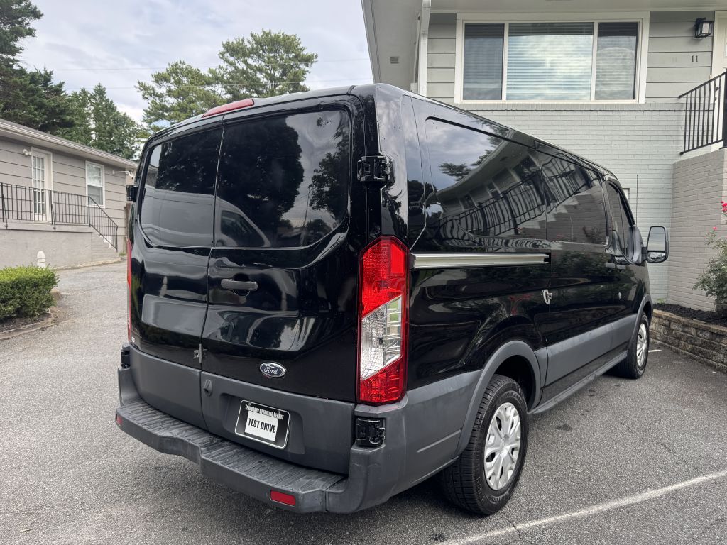 Photo 4 of this FORD TRANSIT