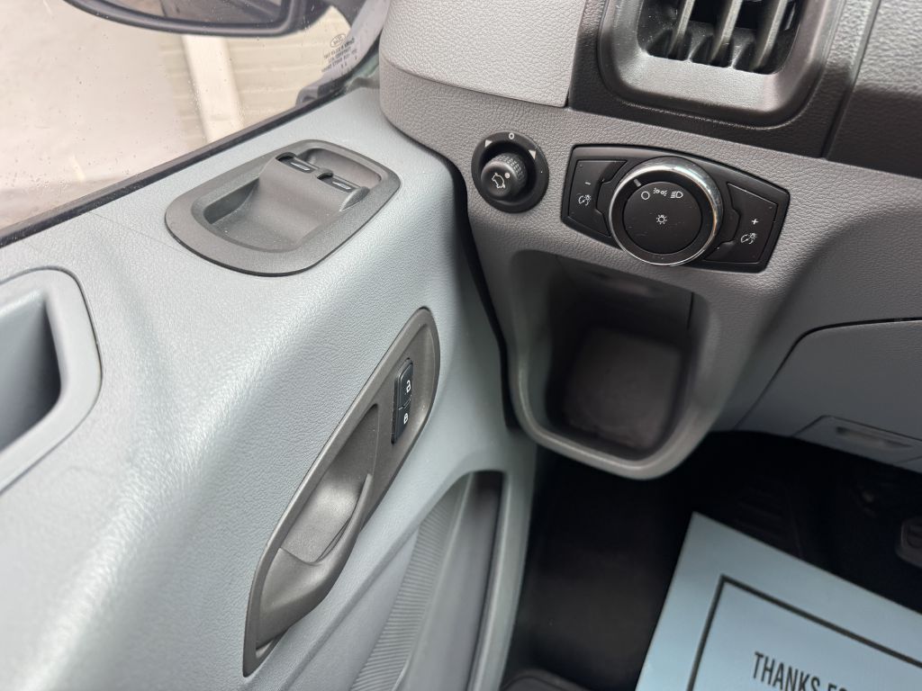 Photo 9 of this FORD TRANSIT