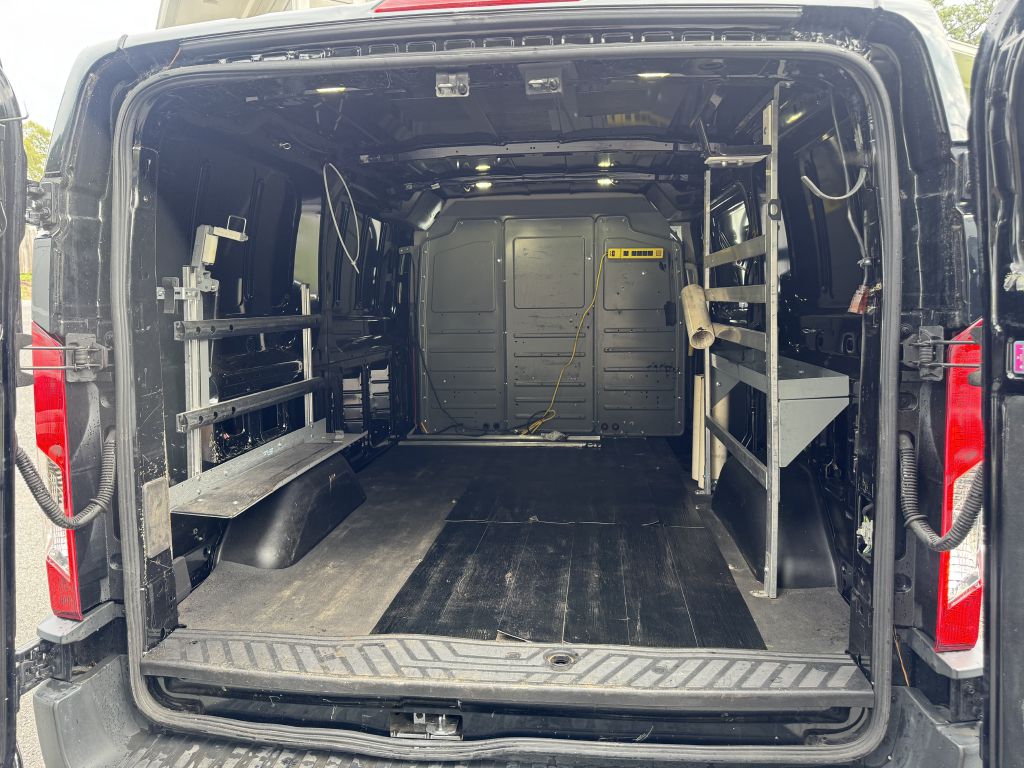 Photo 12 of this FORD TRANSIT
