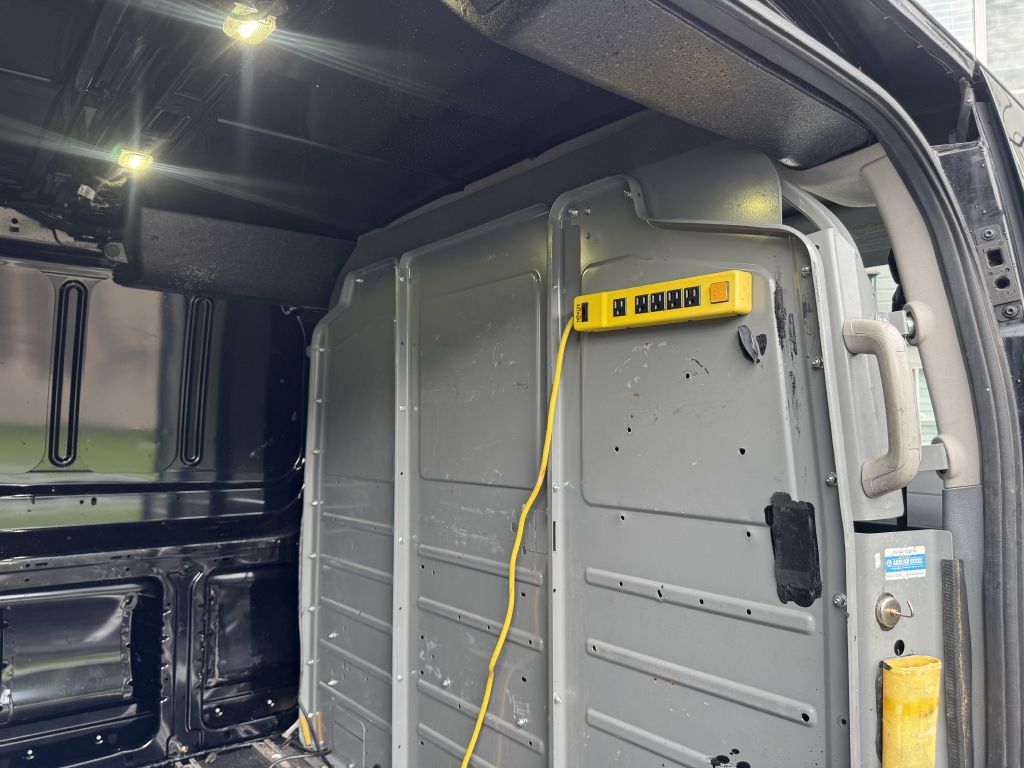 Photo 14 of this FORD TRANSIT