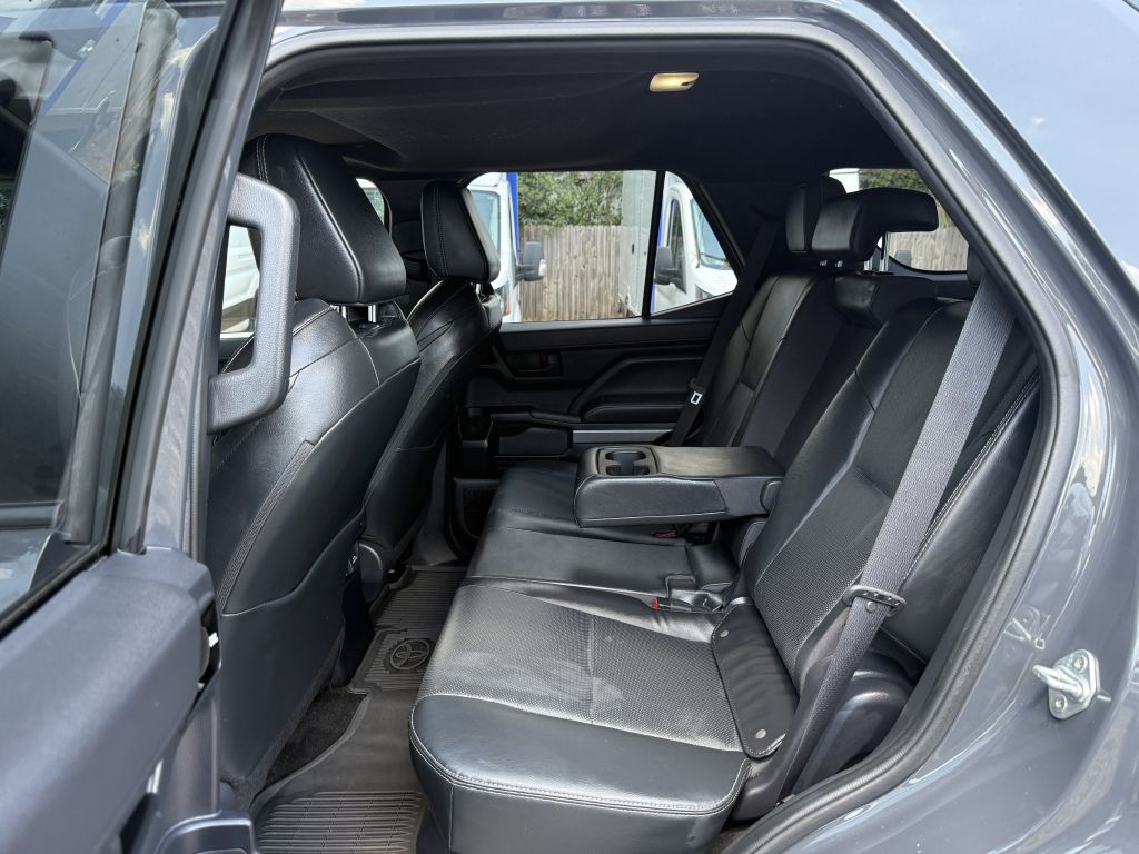 Photo 8 of this TOYOTA 4RUNNER