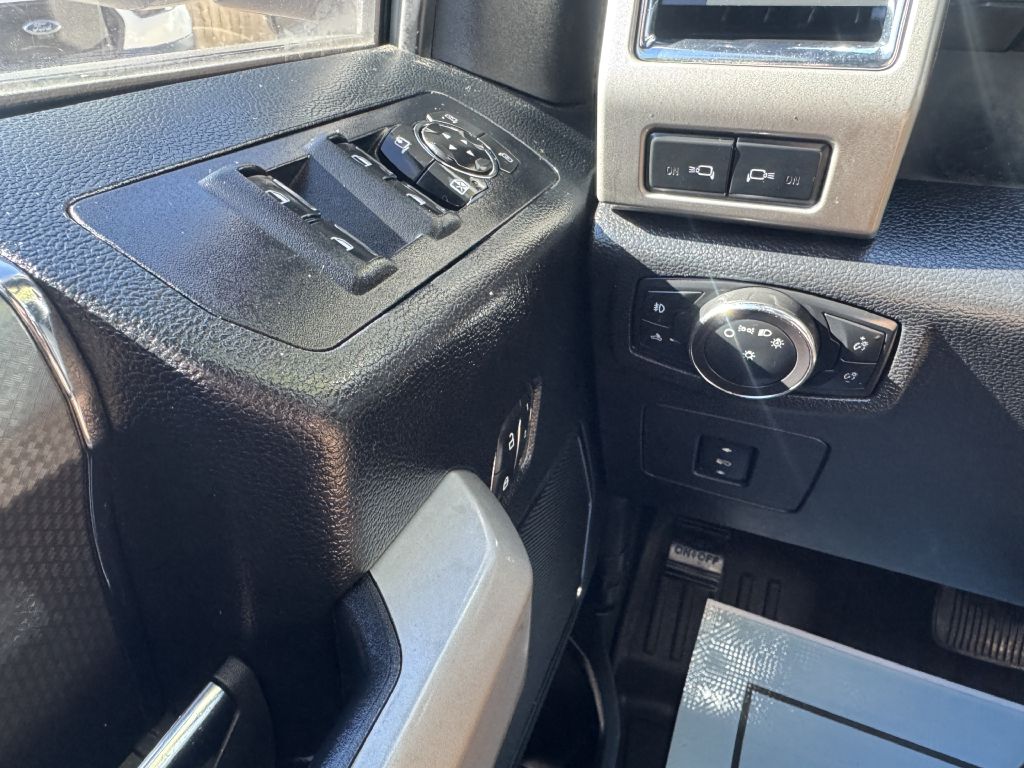 Photo 20 of this FORD F150