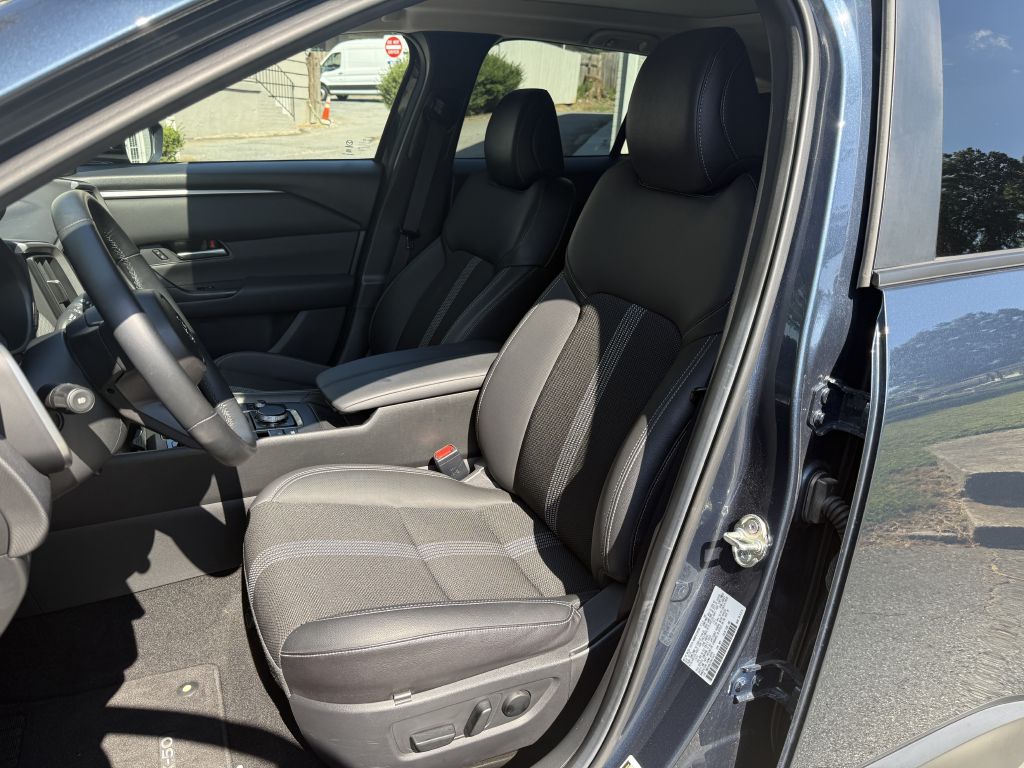 Photo 5 of this MAZDA CX-50