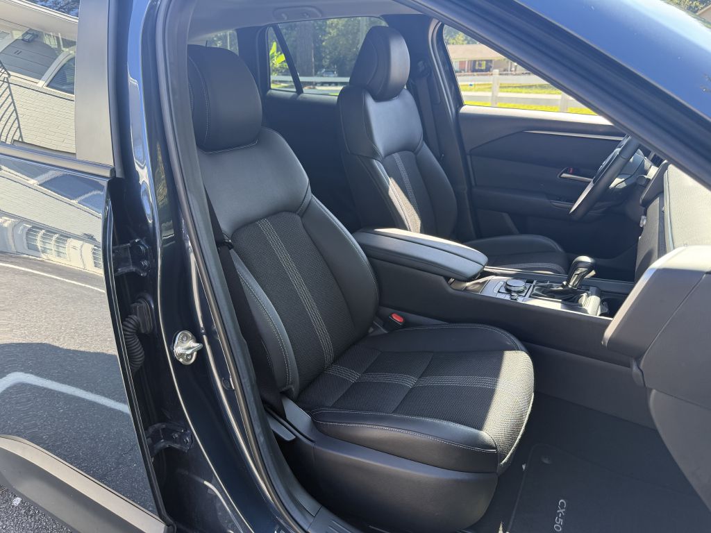 Photo 11 of this MAZDA CX-50