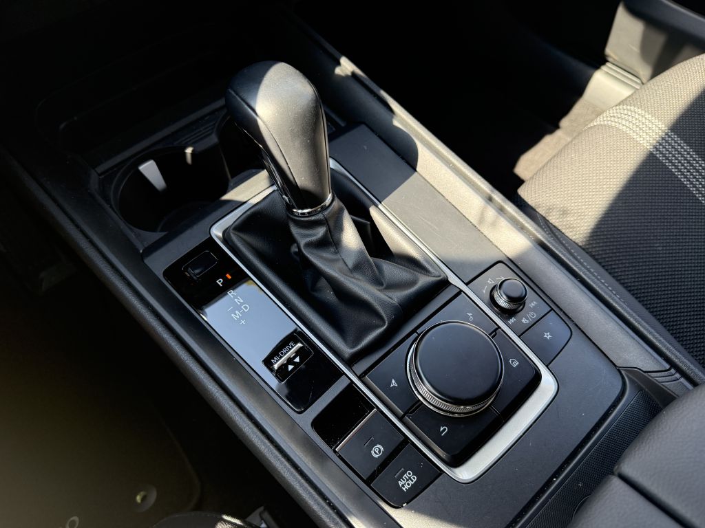 Photo 18 of this MAZDA CX-50