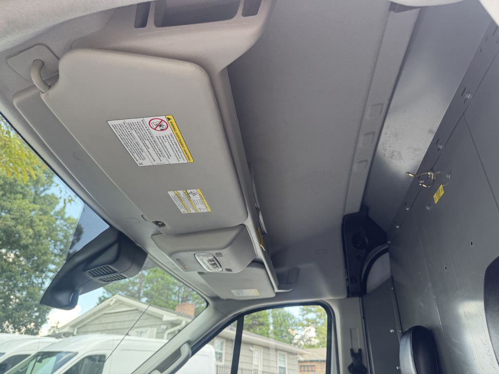 Photo 13 of this FORD TRANSIT