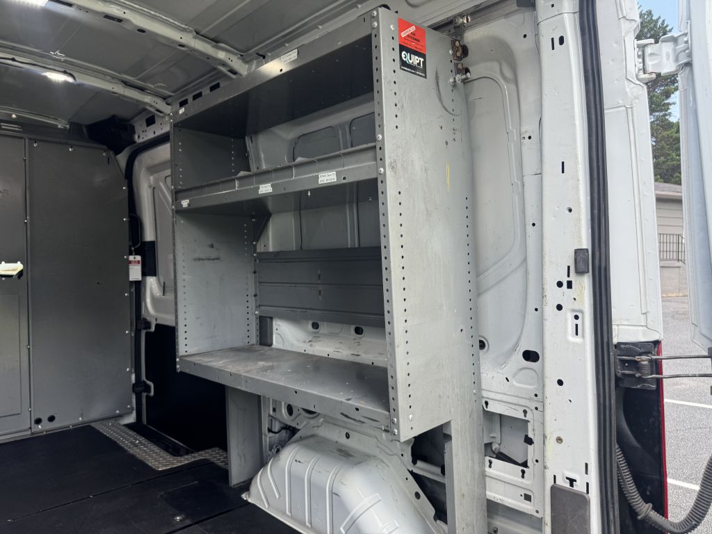 Photo 17 of this FORD TRANSIT
