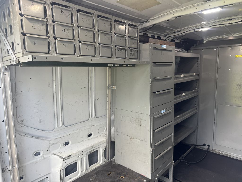 Photo 18 of this FORD TRANSIT