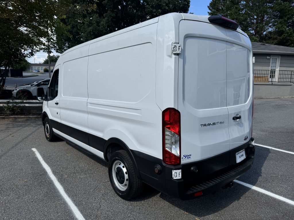 Photo 3 of this FORD TRANSIT