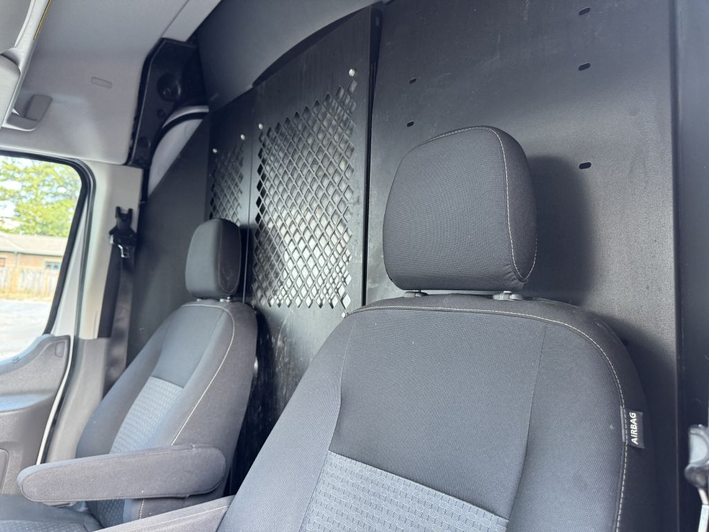 Photo 14 of this FORD TRANSIT
