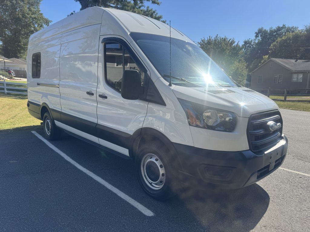 Photo 2 of this FORD TRANSIT
