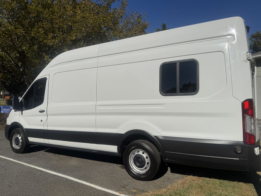 Photo 4 of this FORD TRANSIT
