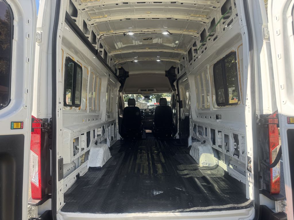 Photo 5 of this FORD TRANSIT