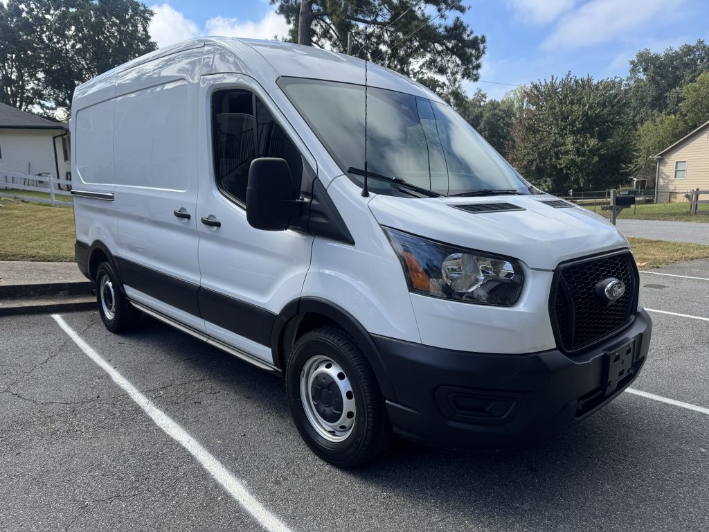 Photo 2 of this FORD TRANSIT