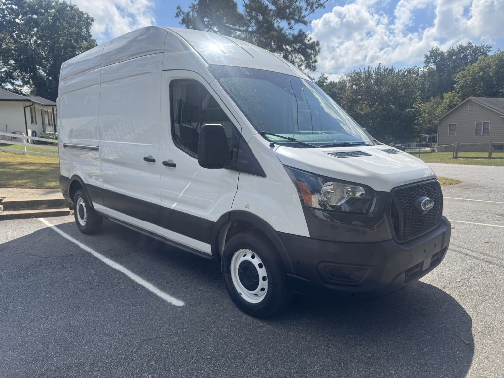 Photo 2 of this FORD TRANSIT