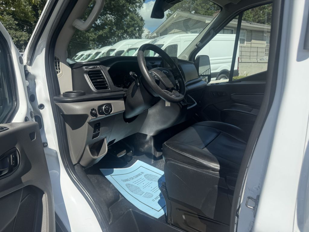 Photo 5 of this FORD TRANSIT