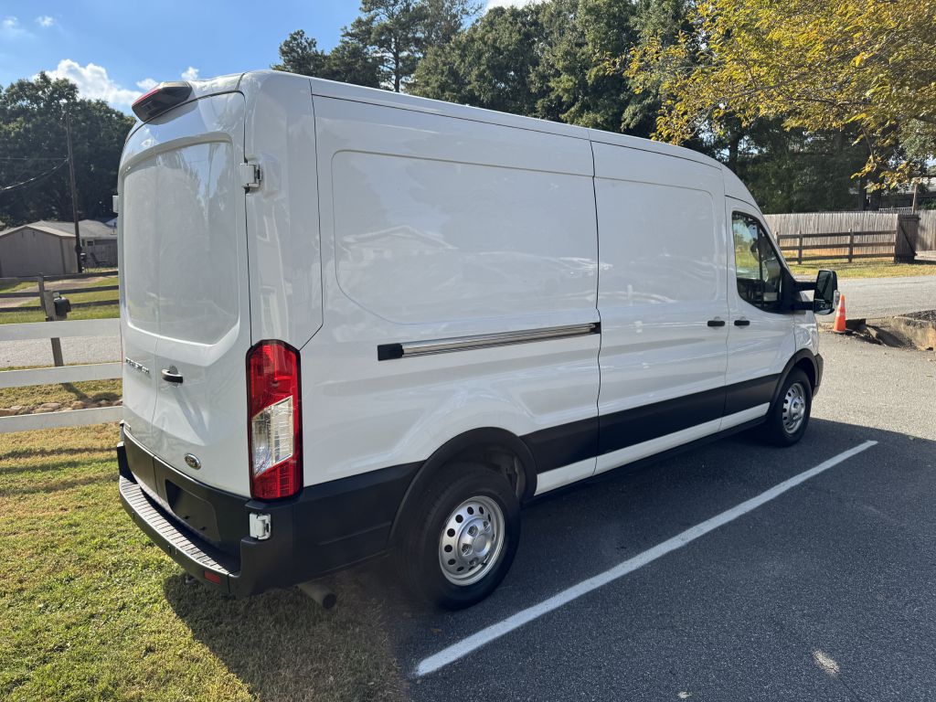 Photo 3 of this FORD TRANSIT