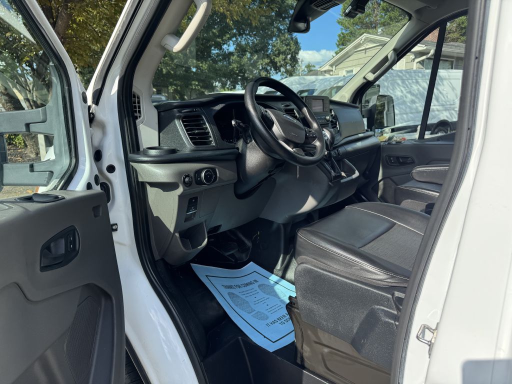 Photo 5 of this FORD TRANSIT