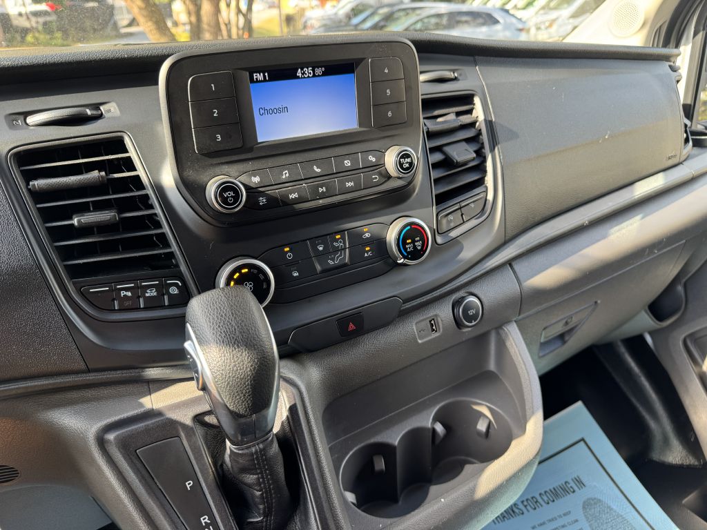 Photo 6 of this FORD TRANSIT