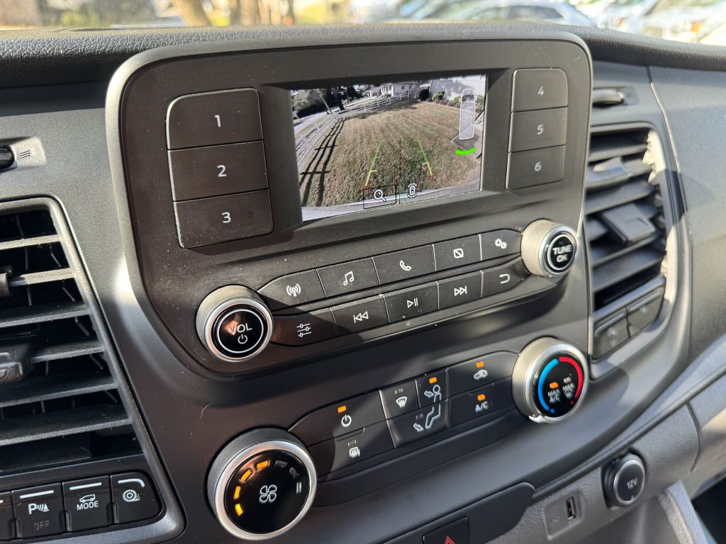 Photo 7 of this FORD TRANSIT