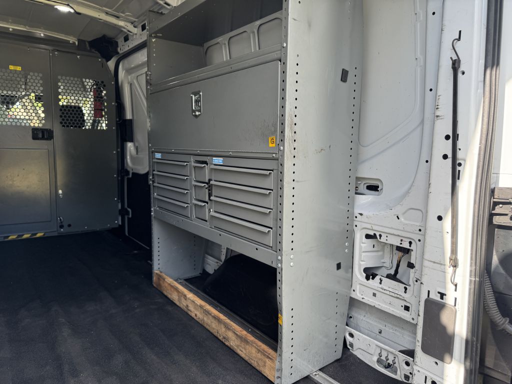 Photo 15 of this FORD TRANSIT