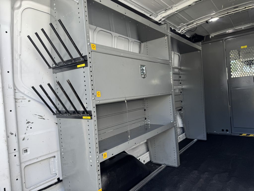 Photo 16 of this FORD TRANSIT