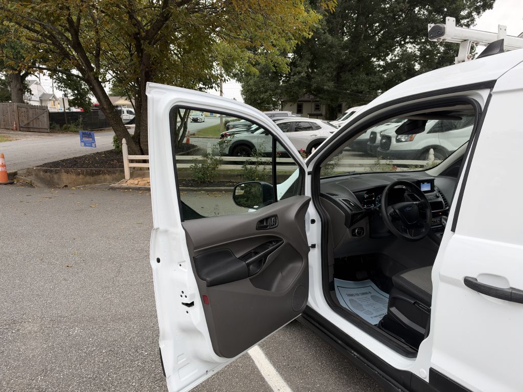 Photo 5 of this FORD TRANSIT CONNECT