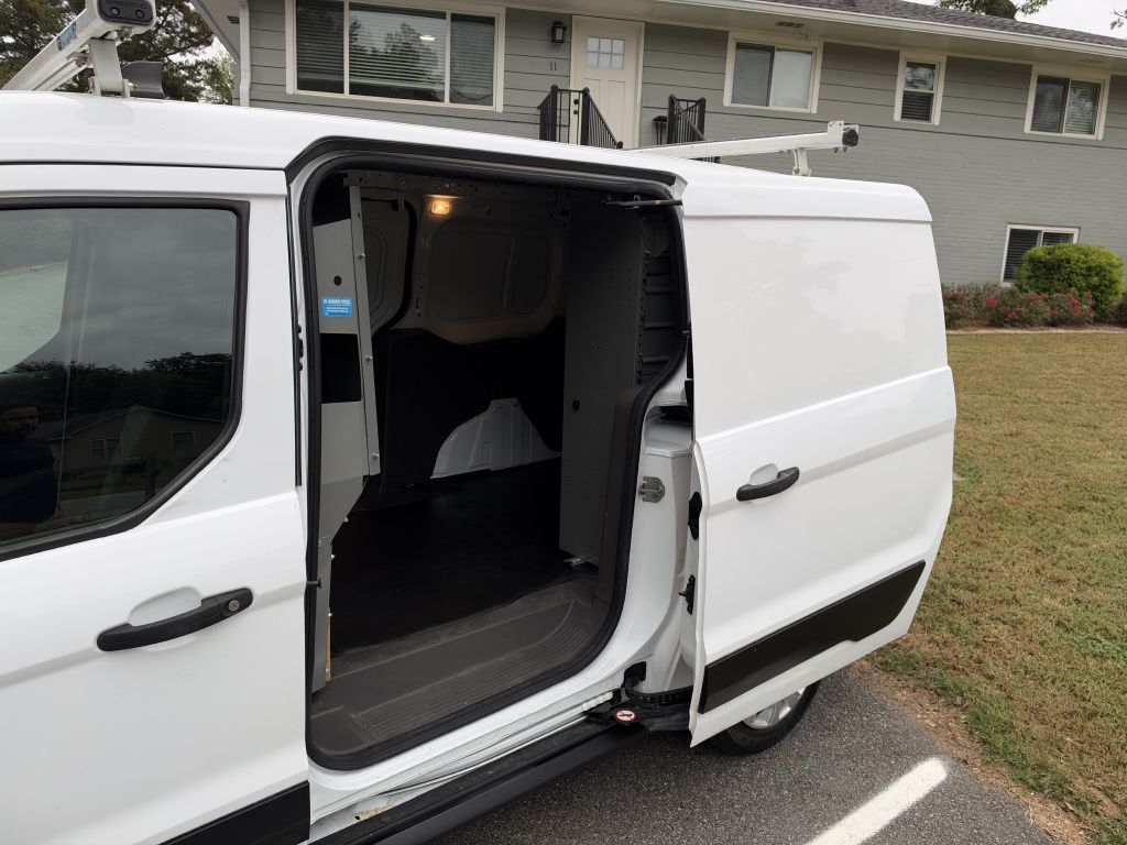 Photo 7 of this FORD TRANSIT CONNECT