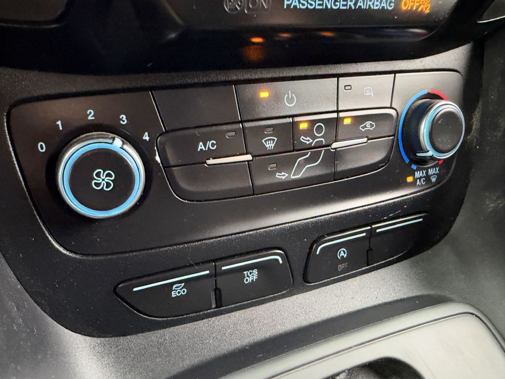 Photo 20 of this FORD TRANSIT CONNECT