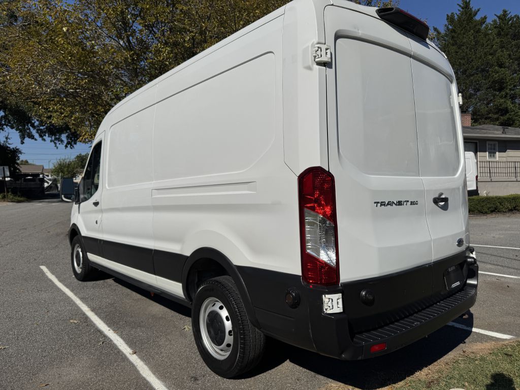 Photo 4 of this FORD TRANSIT