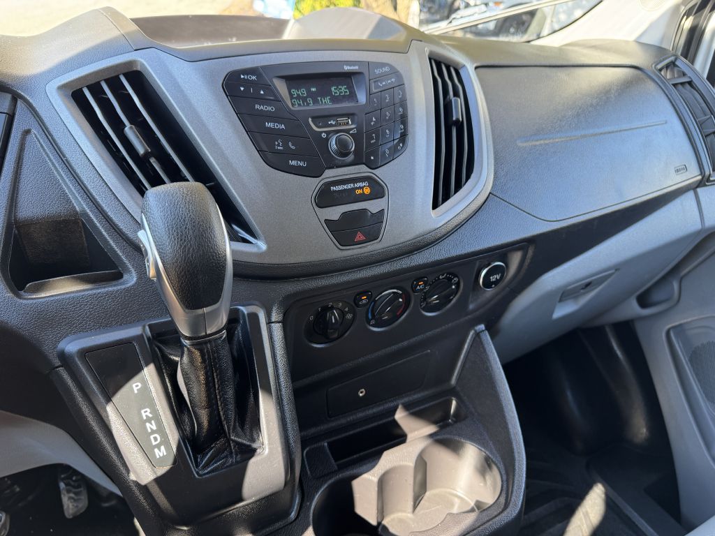 Photo 7 of this FORD TRANSIT