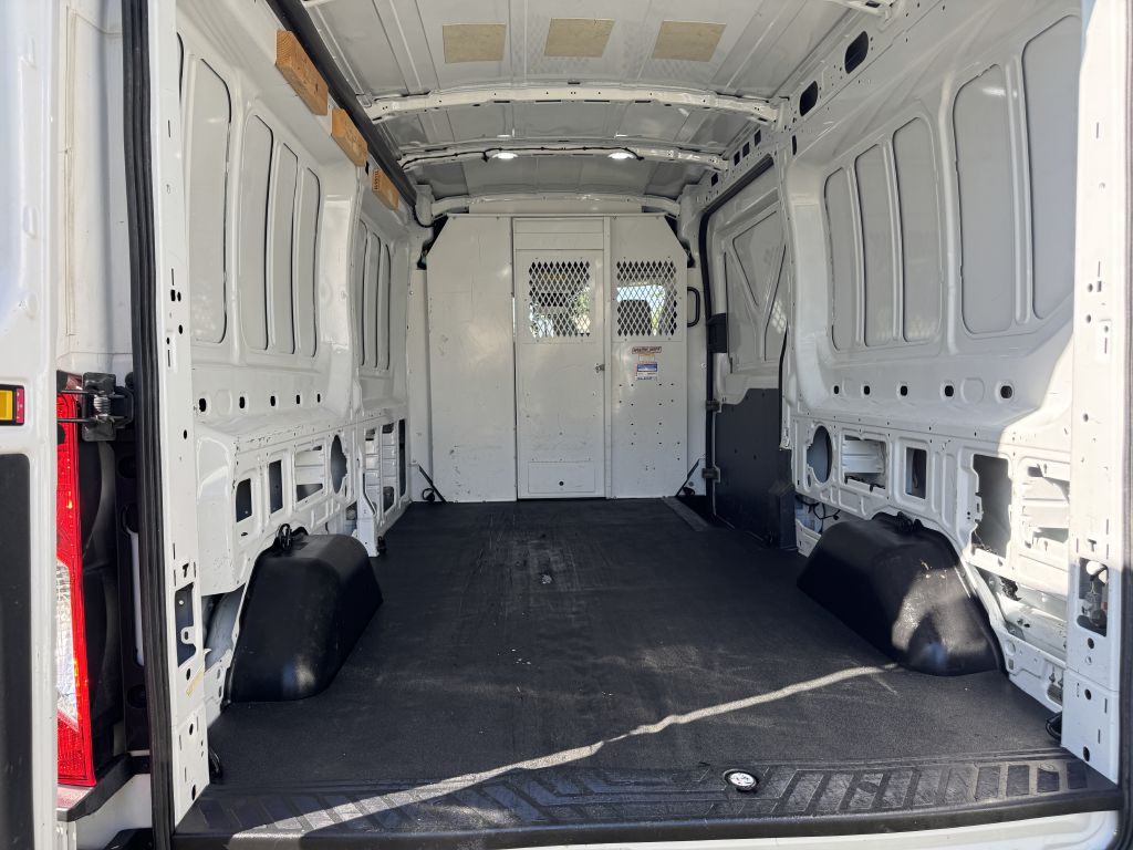 Photo 12 of this FORD TRANSIT