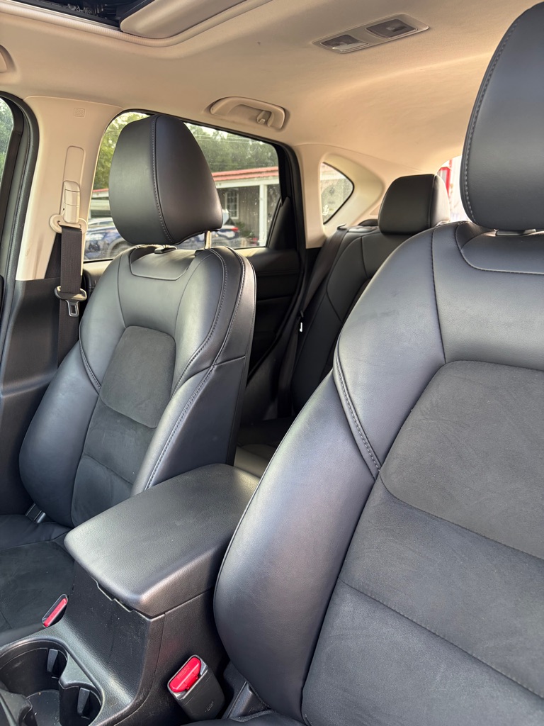 Photo 7 of this MAZDA CX-5