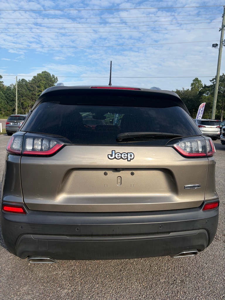Photo 8 of this JEEP CHEROKEE