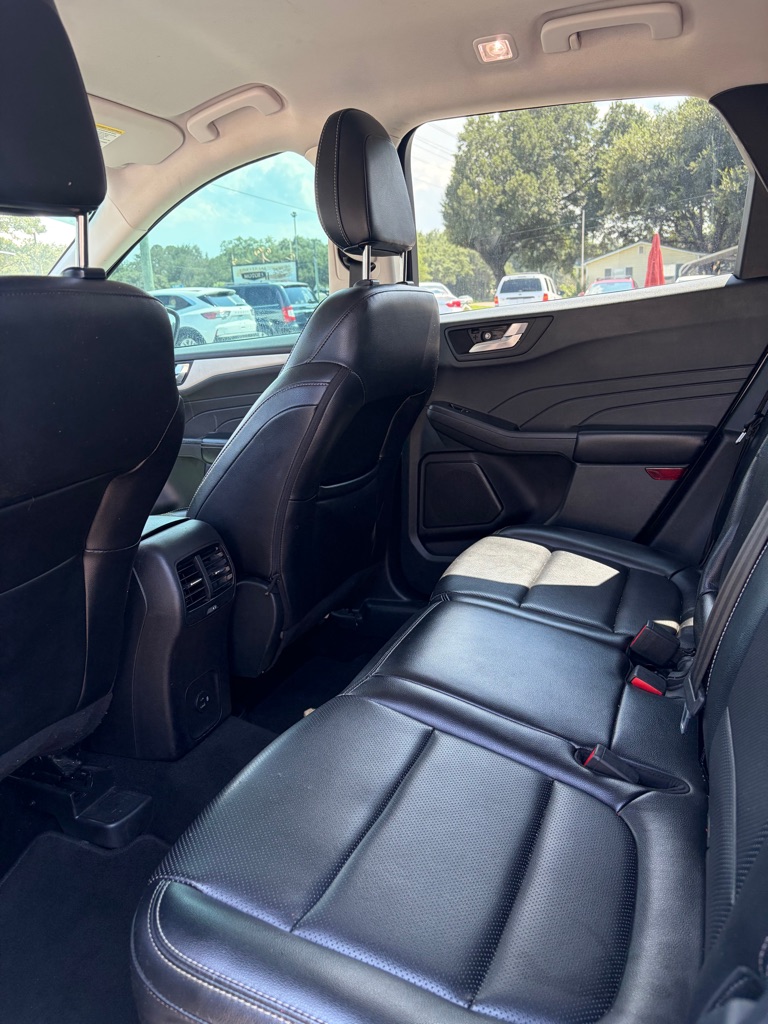 Photo 8 of this FORD ESCAPE