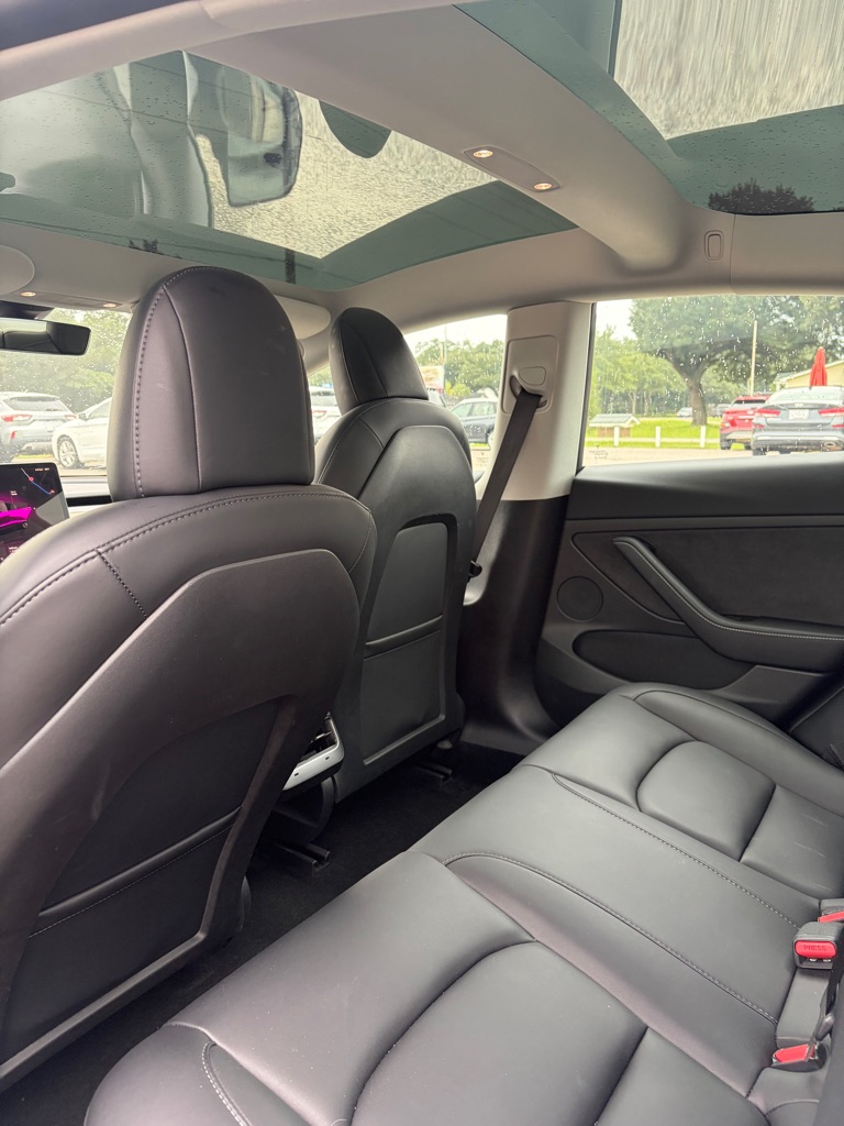 Photo 7 of this TESLA MODEL 3
