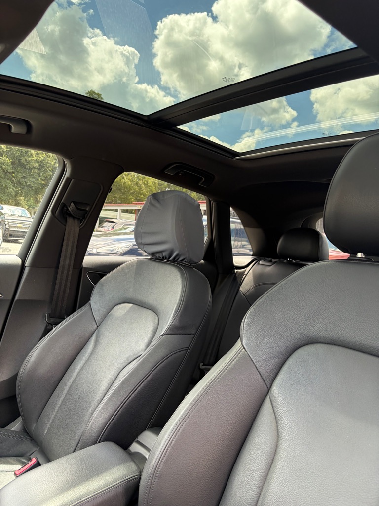 Photo 8 of this AUDI Q3