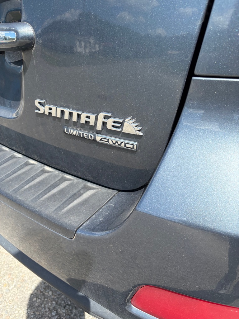 Photo 8 of this HYUNDAI SANTA FE