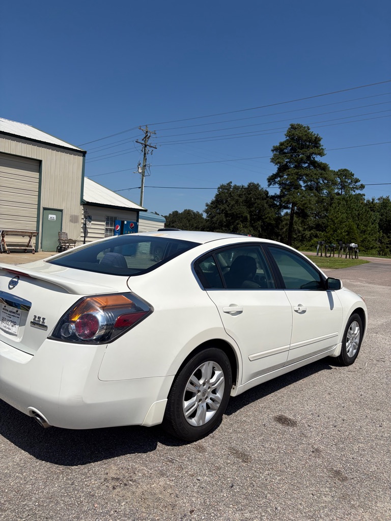 Photo 9 of this NISSAN ALTIMA