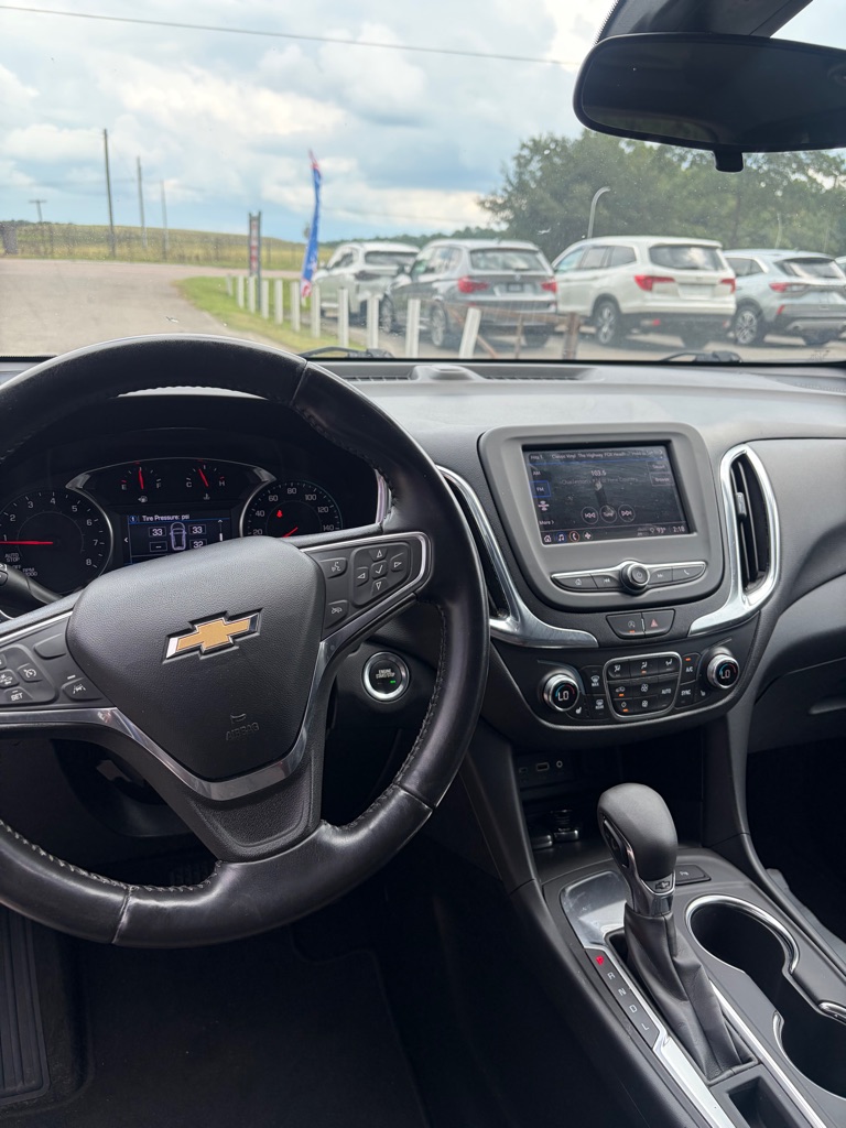 Photo 6 of this CHEVROLET EQUINOX