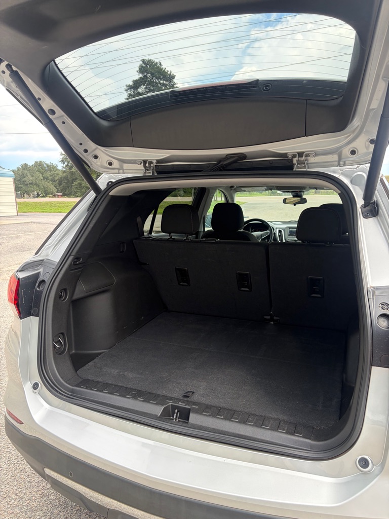 Photo 9 of this CHEVROLET EQUINOX