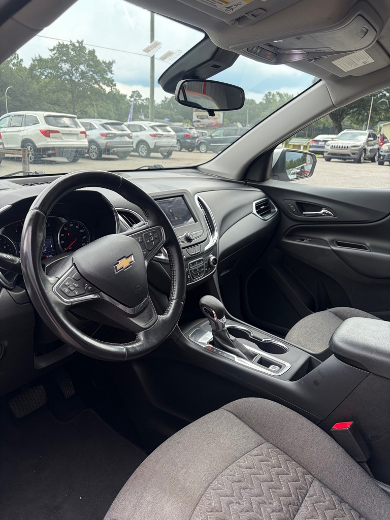 Photo 5 of this CHEVROLET EQUINOX