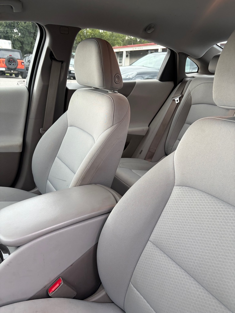 Photo 7 of this CHEVROLET MALIBU