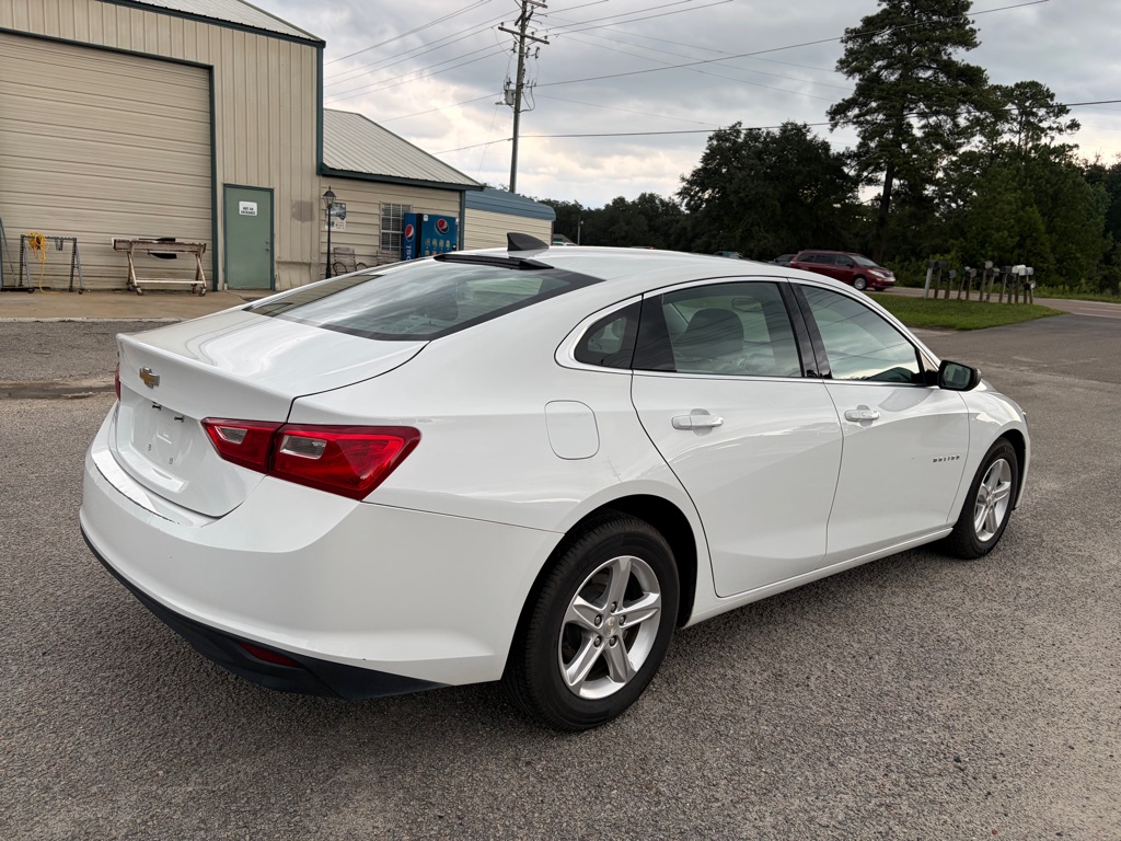 Photo 12 of this CHEVROLET MALIBU