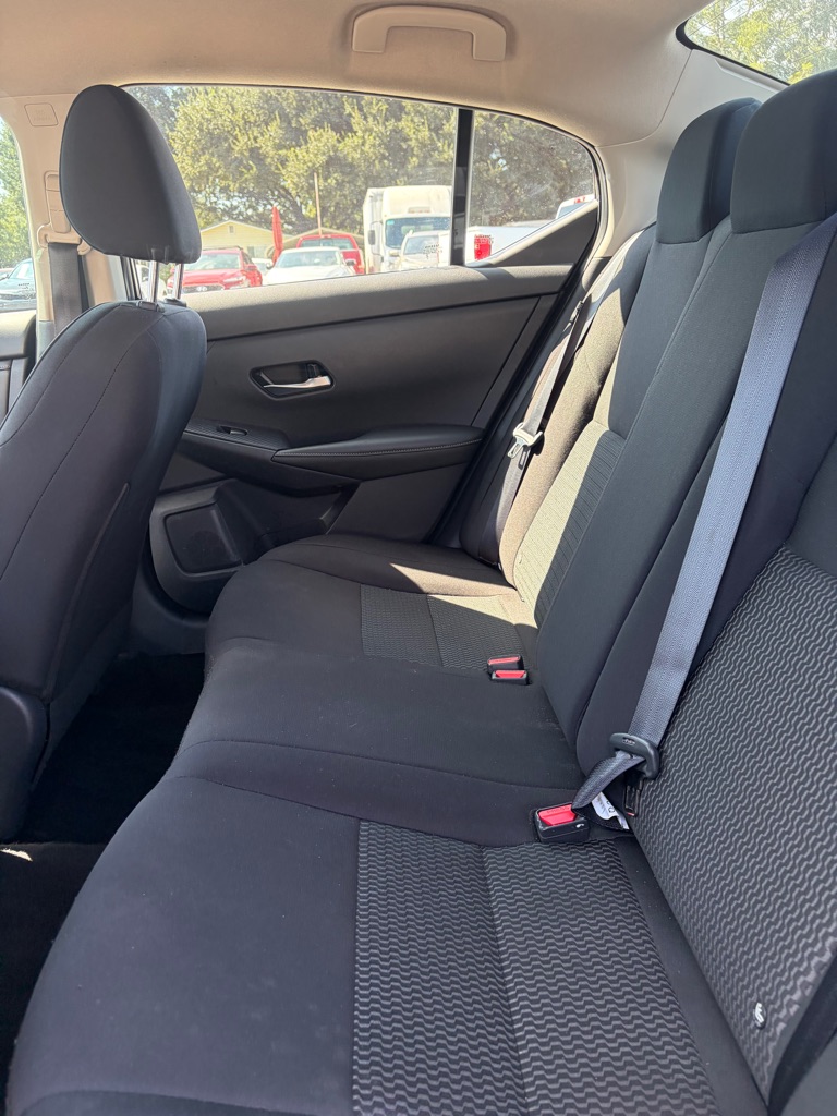 Photo 7 of this NISSAN SENTRA
